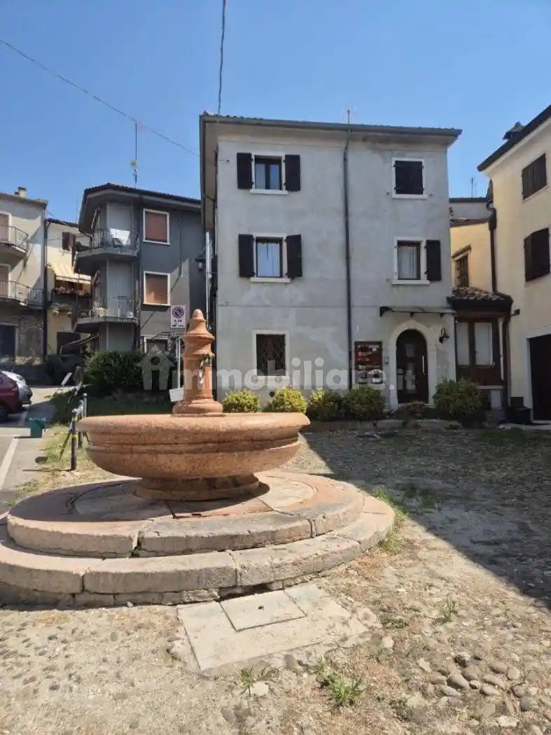 Appartamento in vendita a Caprino Veronese