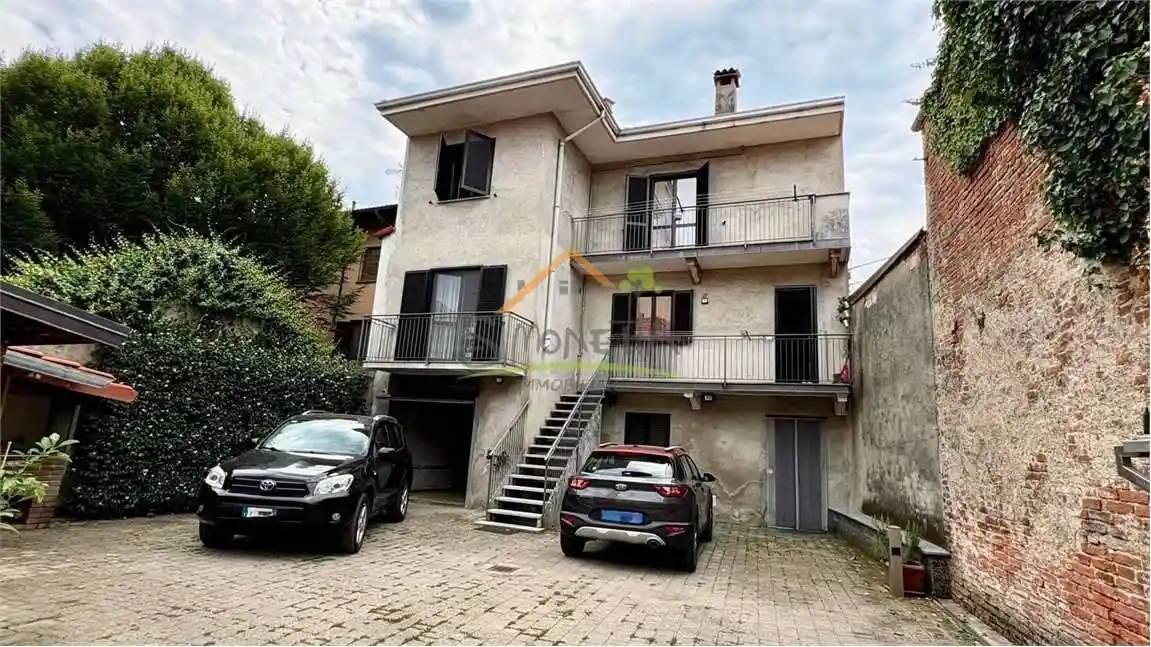 Casa indipendente in vendita a Bellinzago Novarese