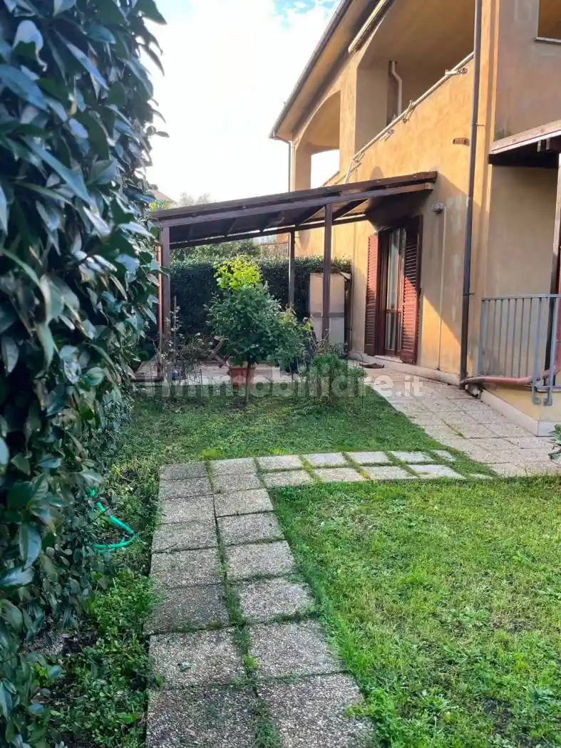 Villa in vendita a Anguillara Sabazia