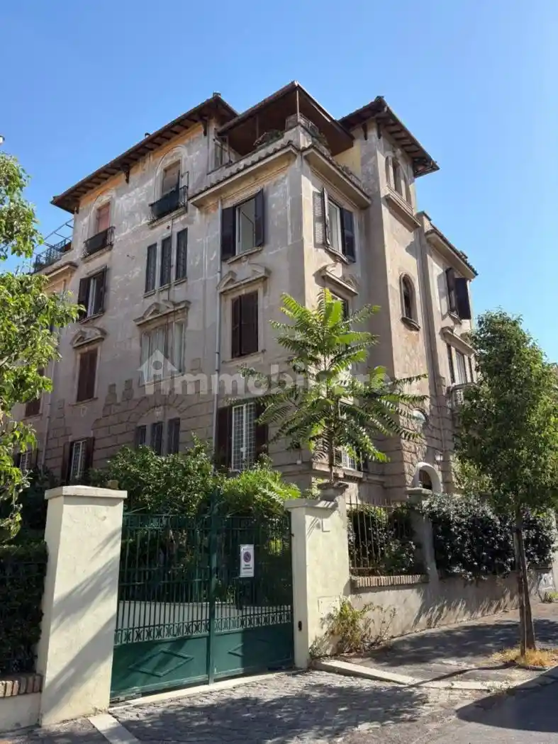 Appartamento in vendita a Roma