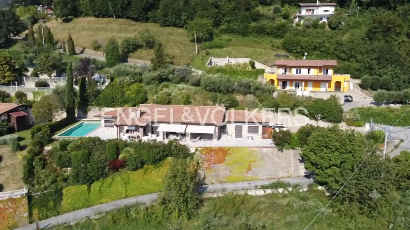 Villa in vendita a Tremosine sul Garda