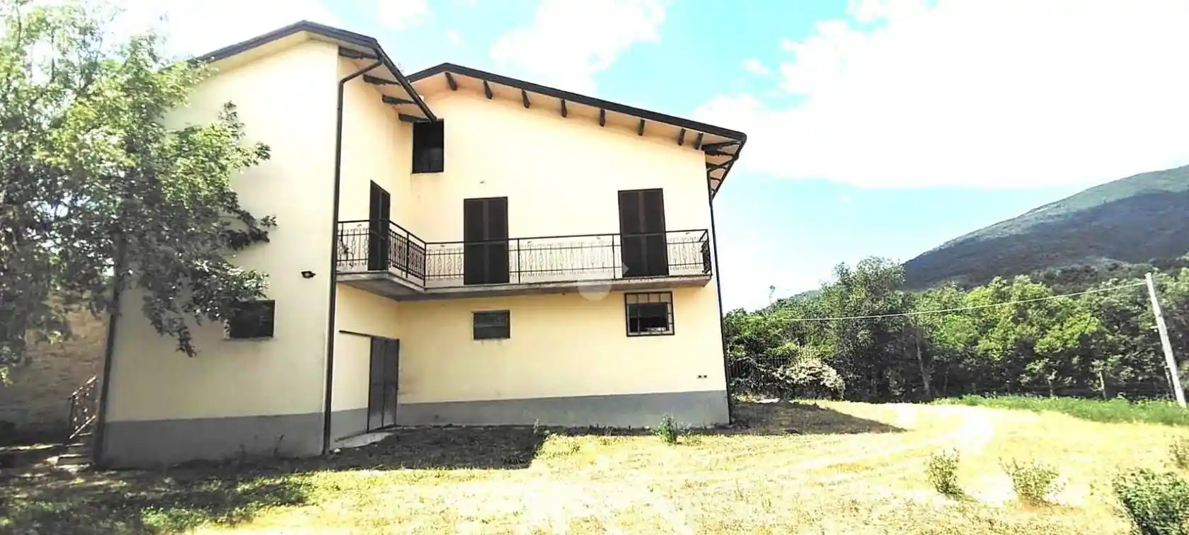 Casa indipendente in vendita a Spoleto