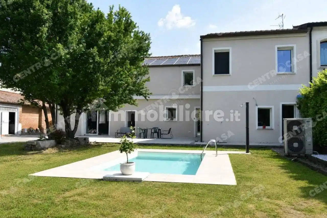 Villa in vendita a Legnago