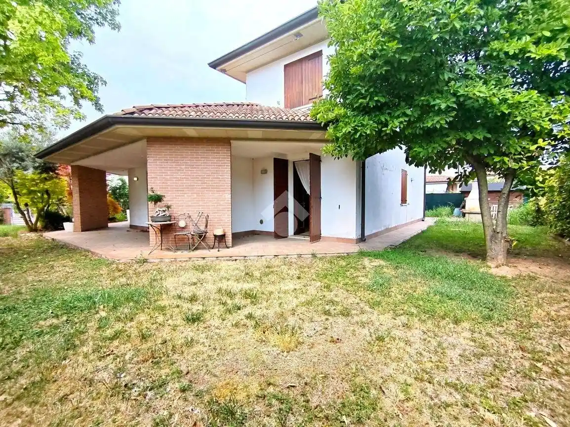 Villa in vendita a Curtatone