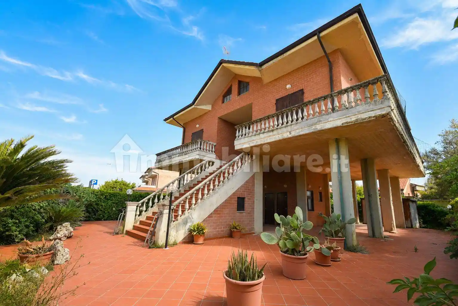Villa in vendita a Falconara Marittima