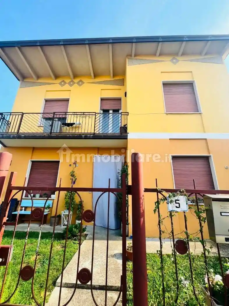 Villa in vendita a Borgo Virgilio