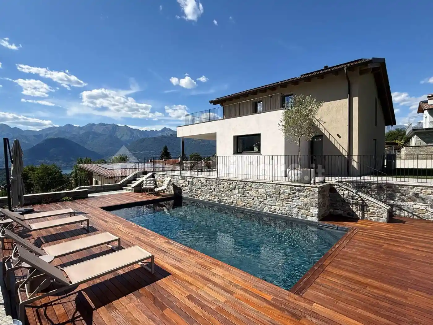 Villa in vendita a Colico