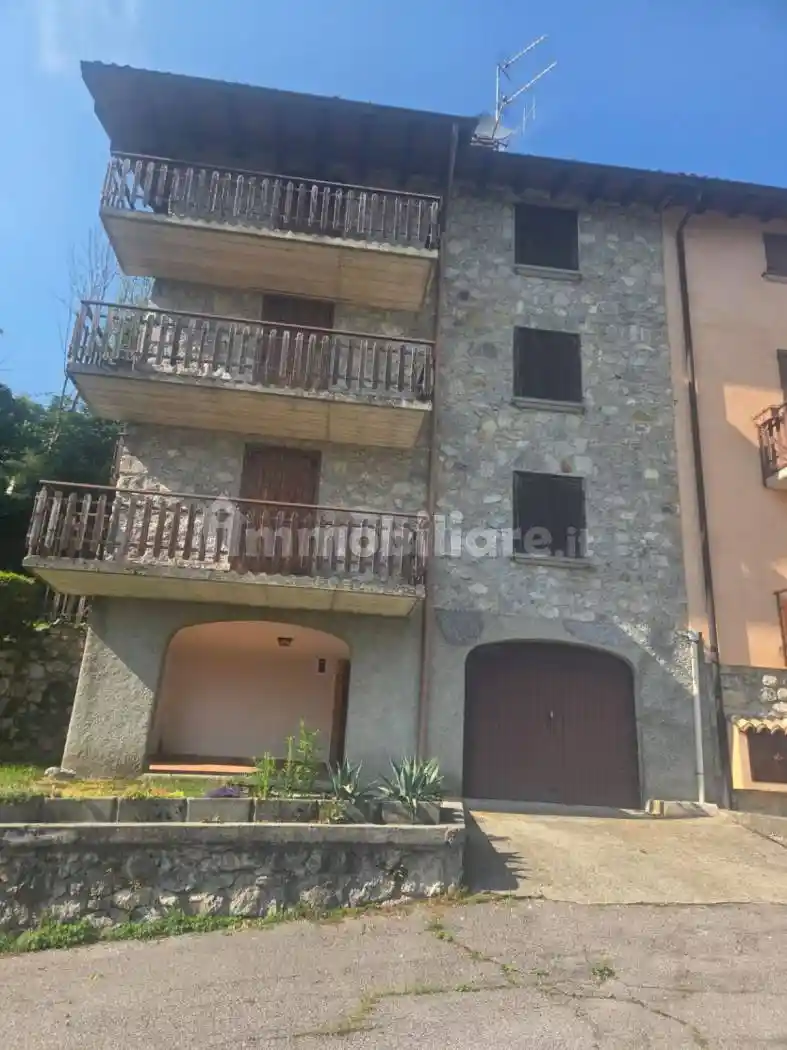Appartamento in vendita a Camerata Cornello