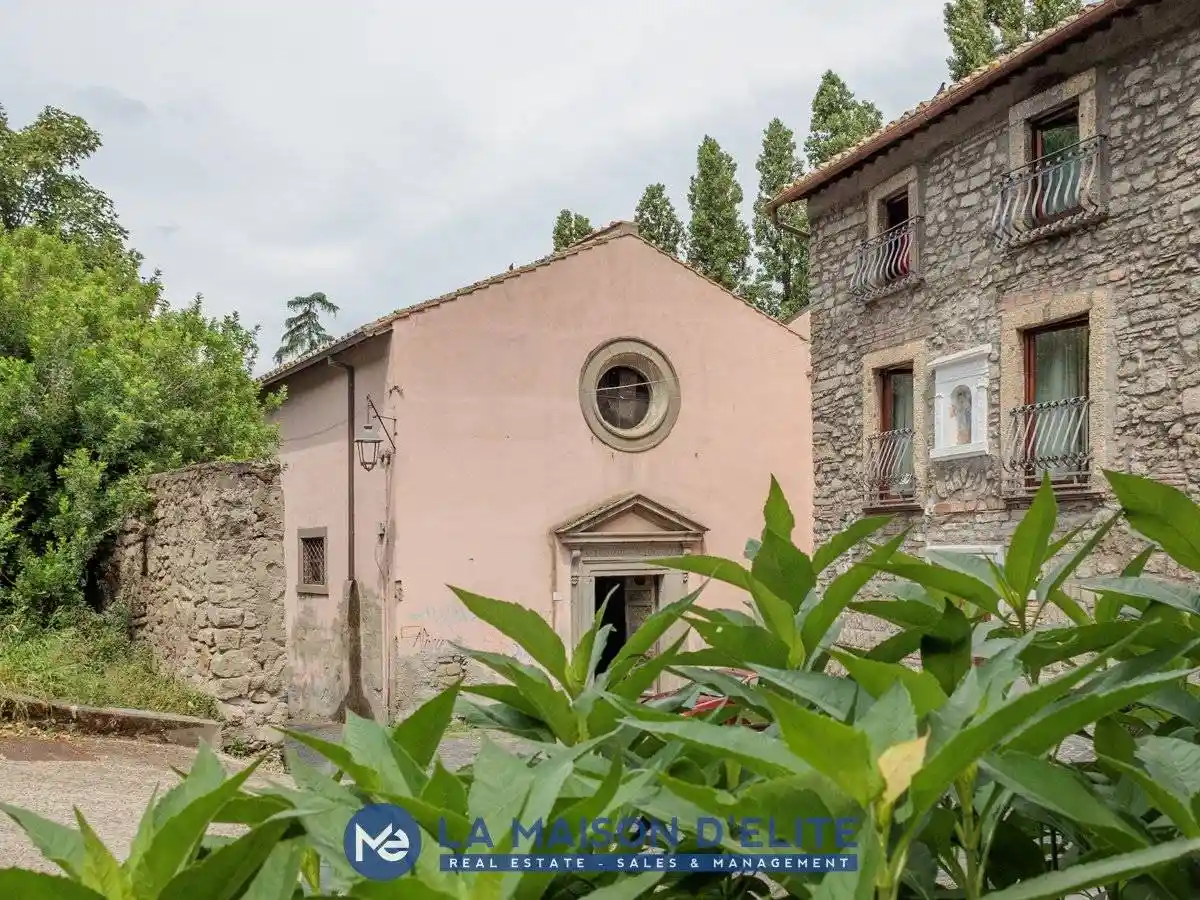 Palazzo - Edificio in vendita a Viterbo