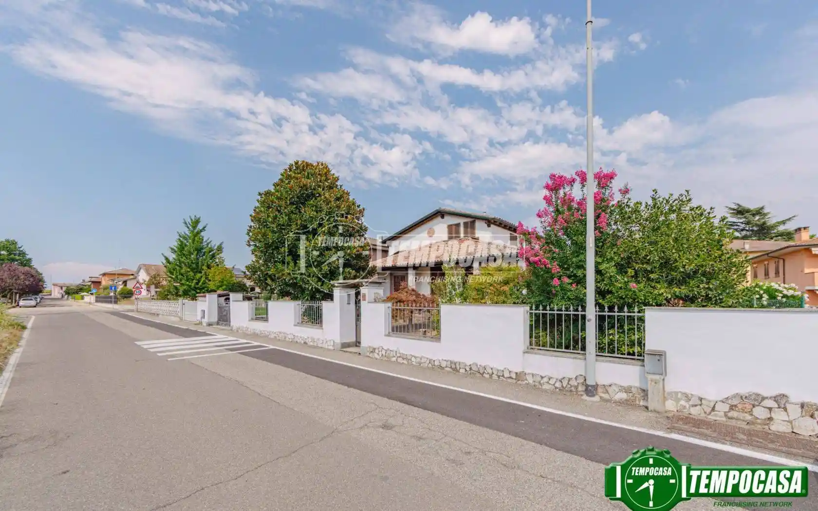 Villa in vendita a Valle Salimbene