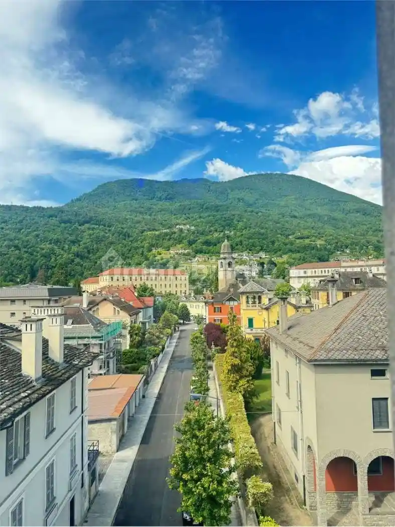 Palazzo - Edificio in vendita a Domodossola