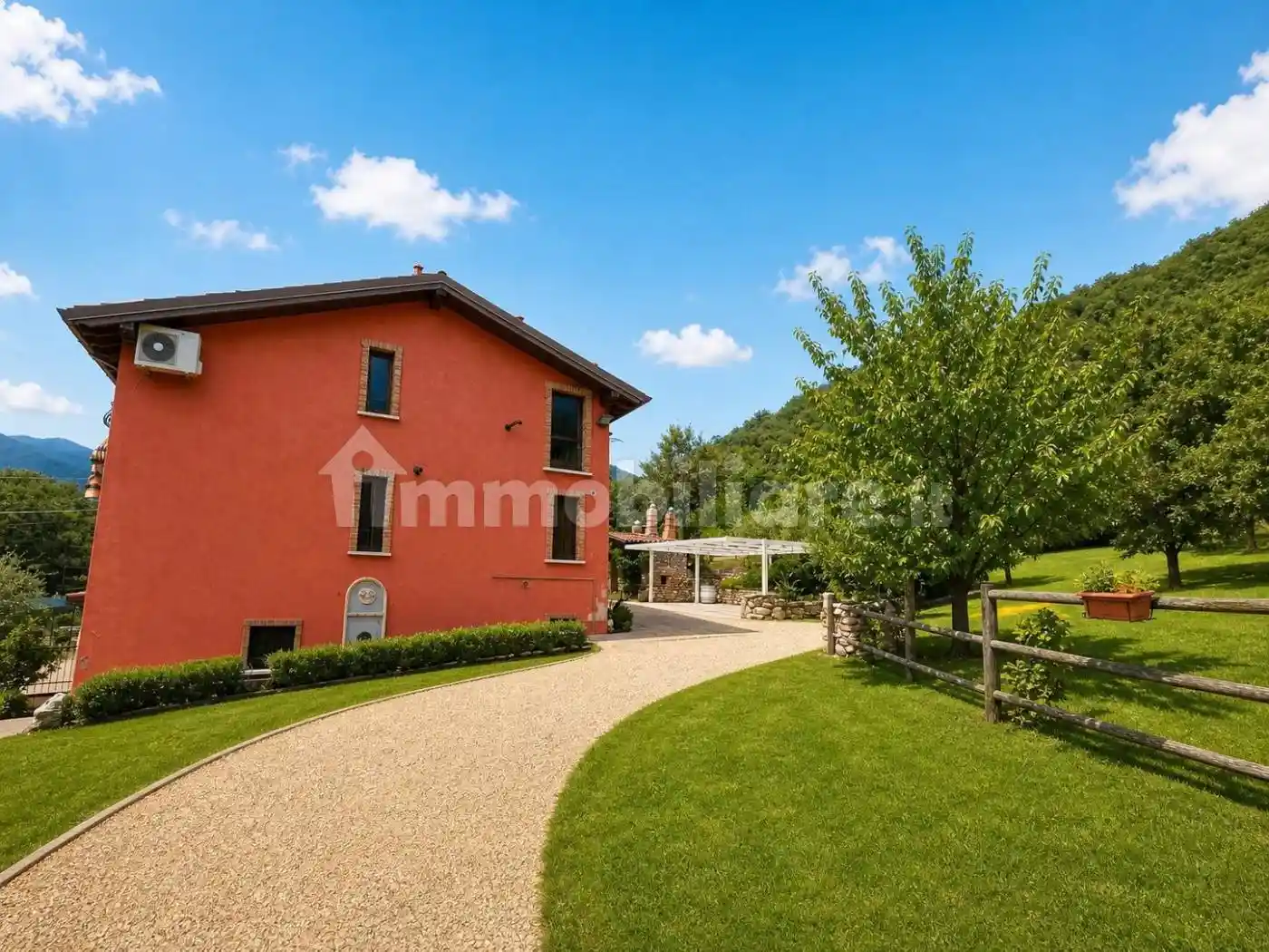 Villa in vendita a Nave