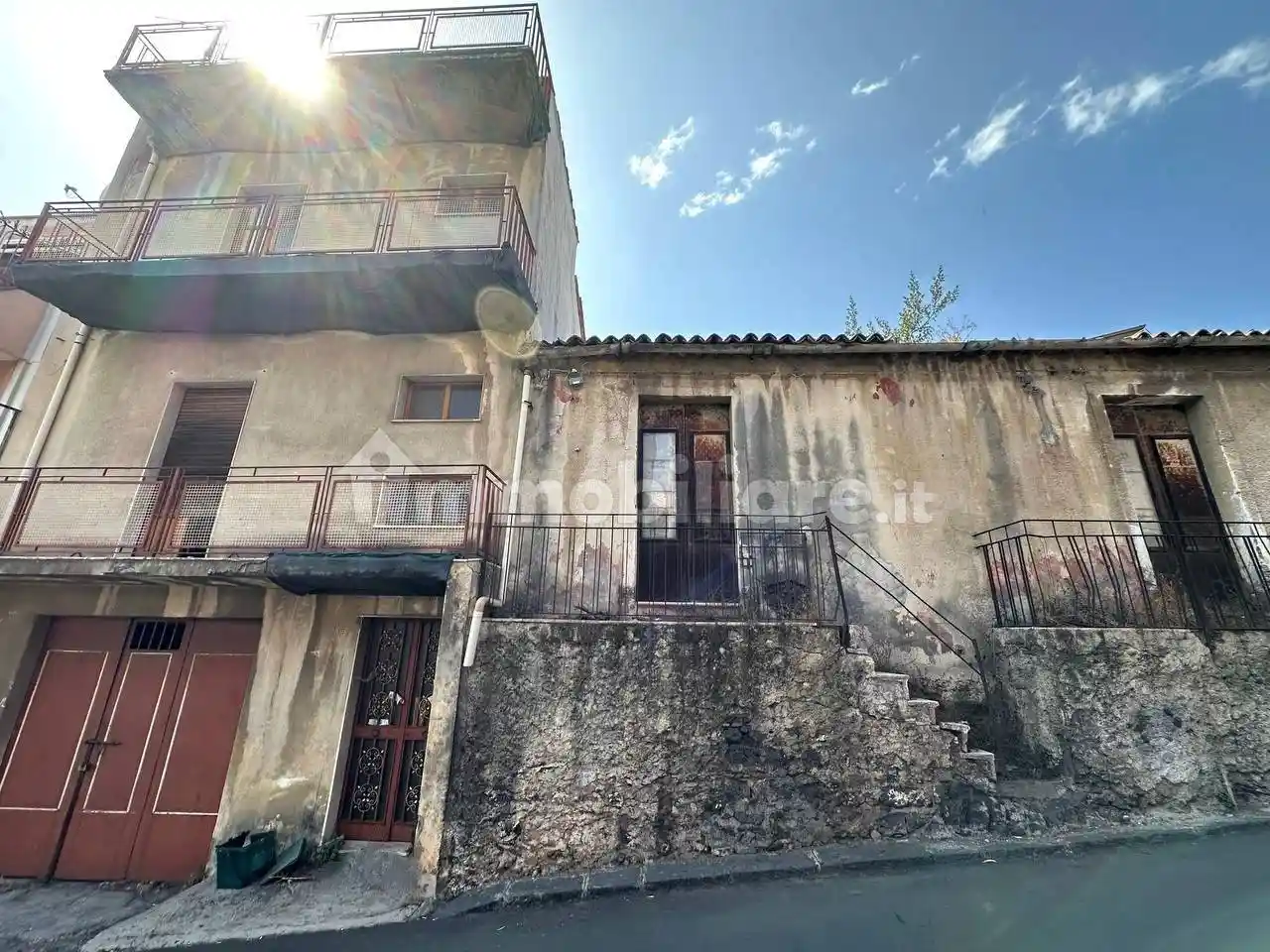 Palazzo - Edificio in vendita a Aci Castello