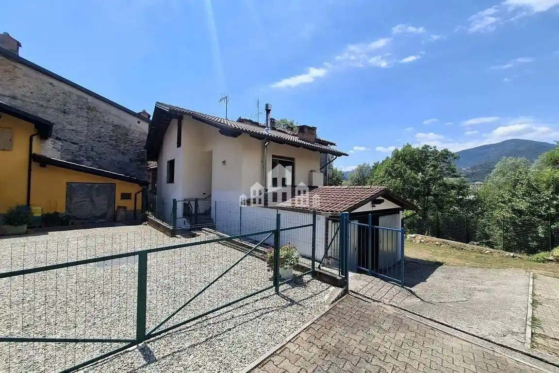Casa indipendente in vendita a Cuorgnè
