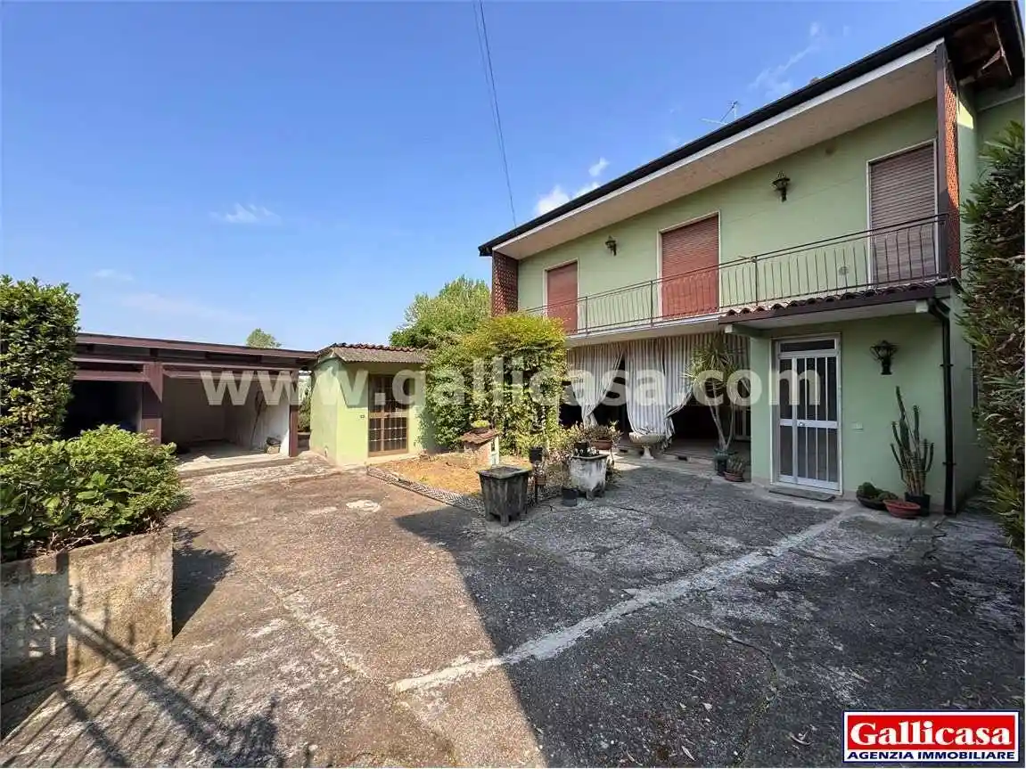 Villa in vendita a Urago d'Oglio