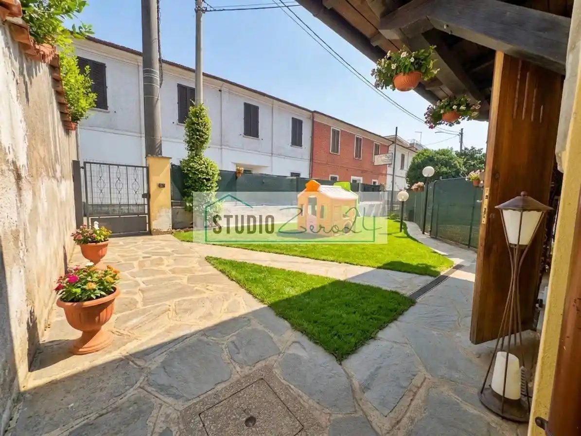 Casa indipendente in vendita a Massa