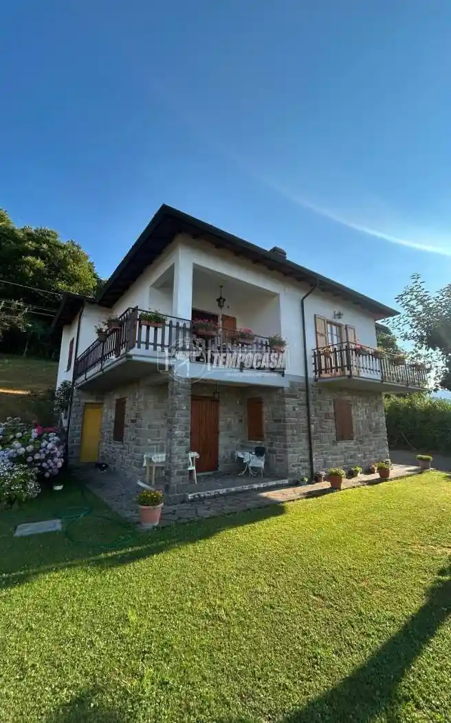 Casa indipendente in vendita a Corniglio