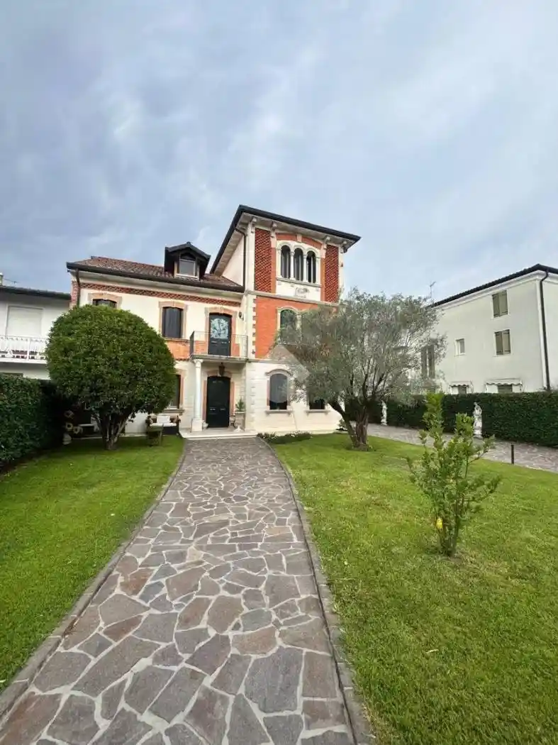 Villa in vendita a Loria