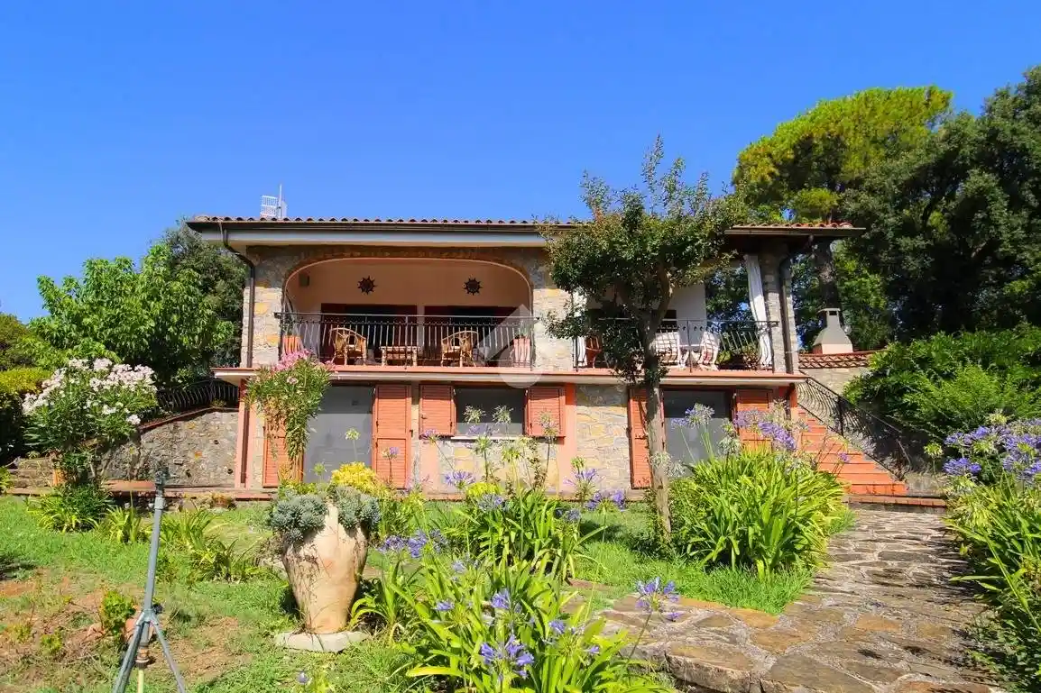 Villa in vendita a Ispani