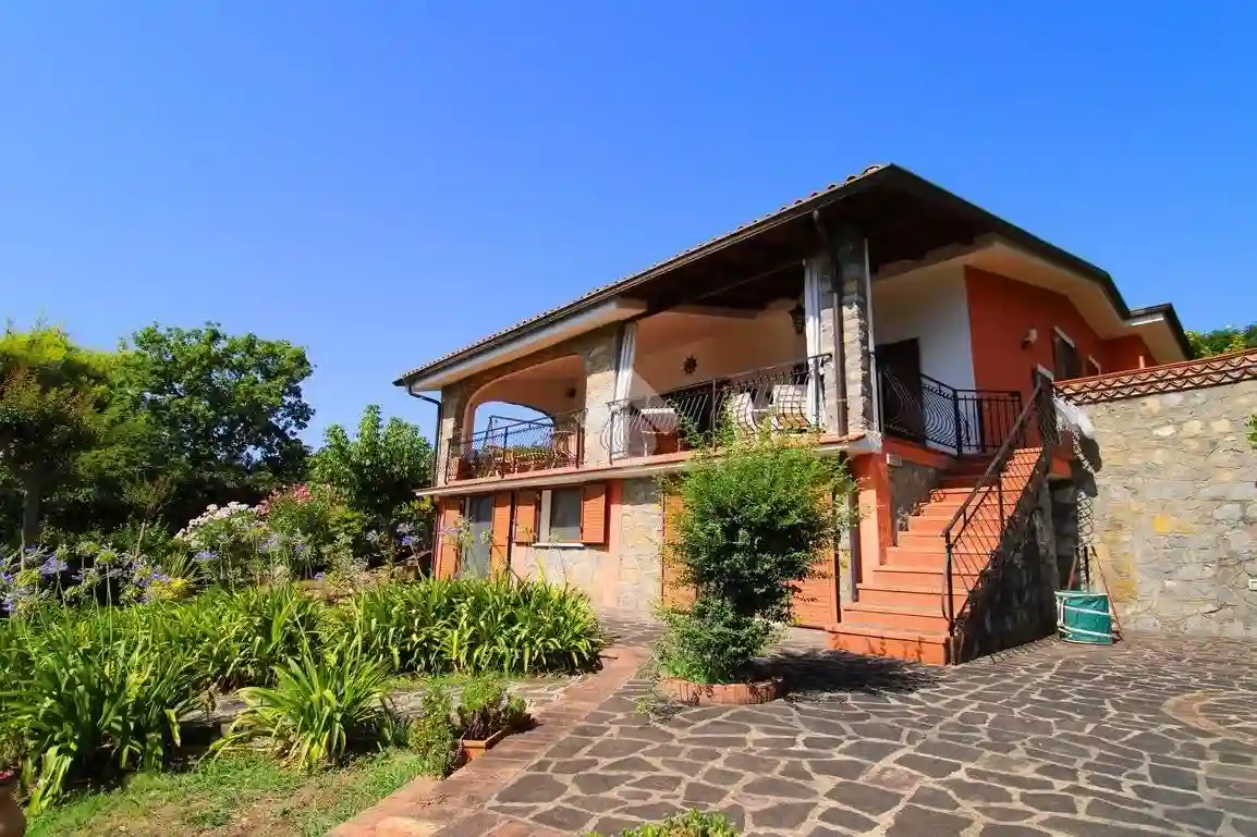 Villa - foto 2