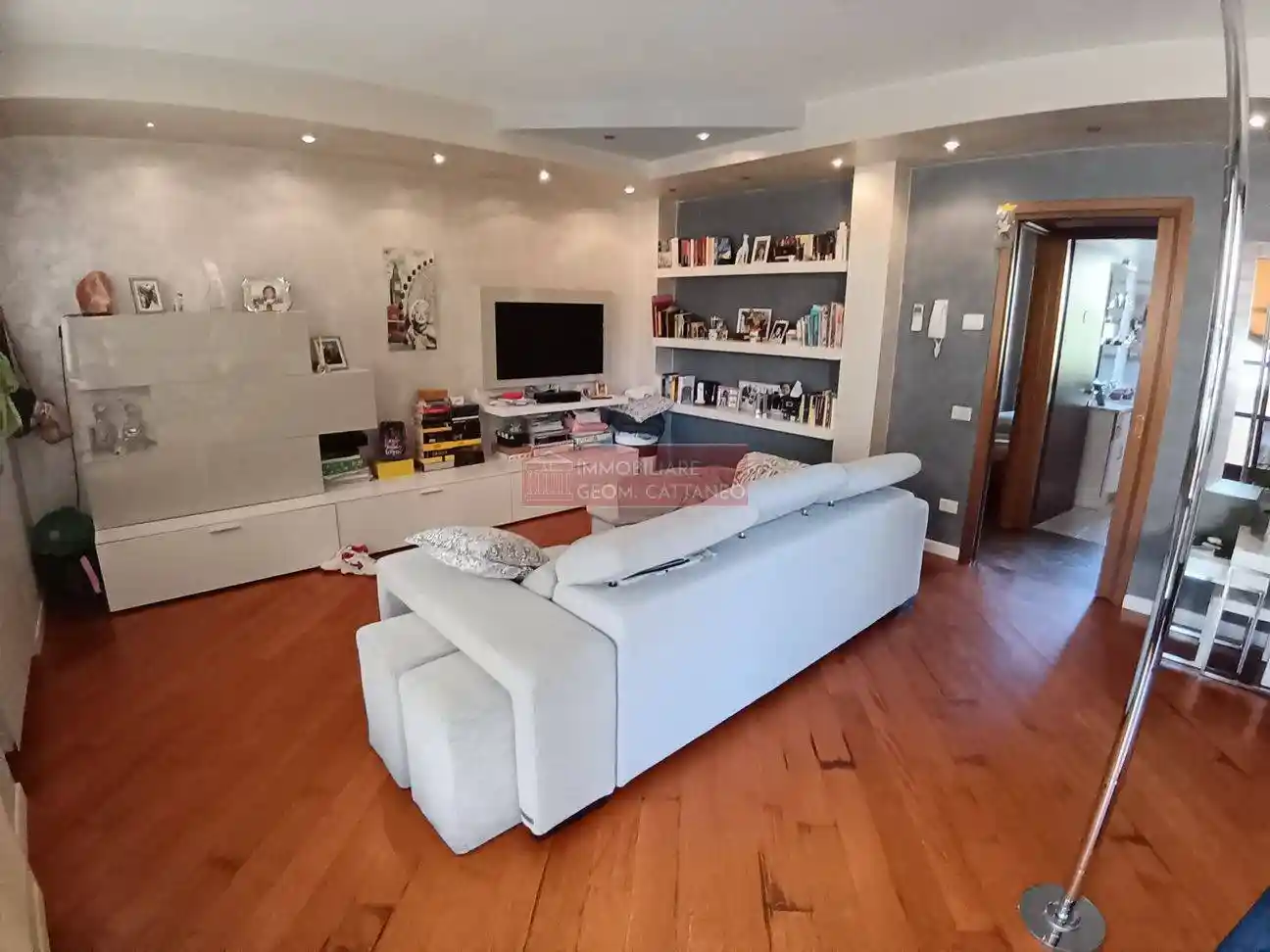 Villa in vendita a Zandobbio