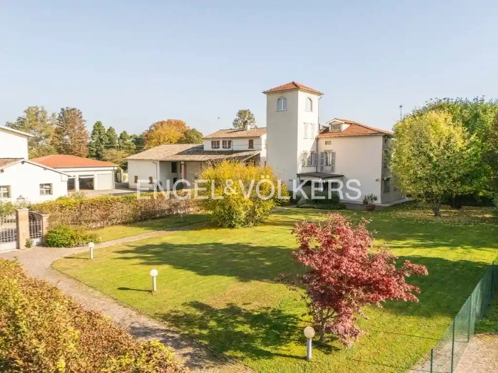 Villa in vendita a Collecchio