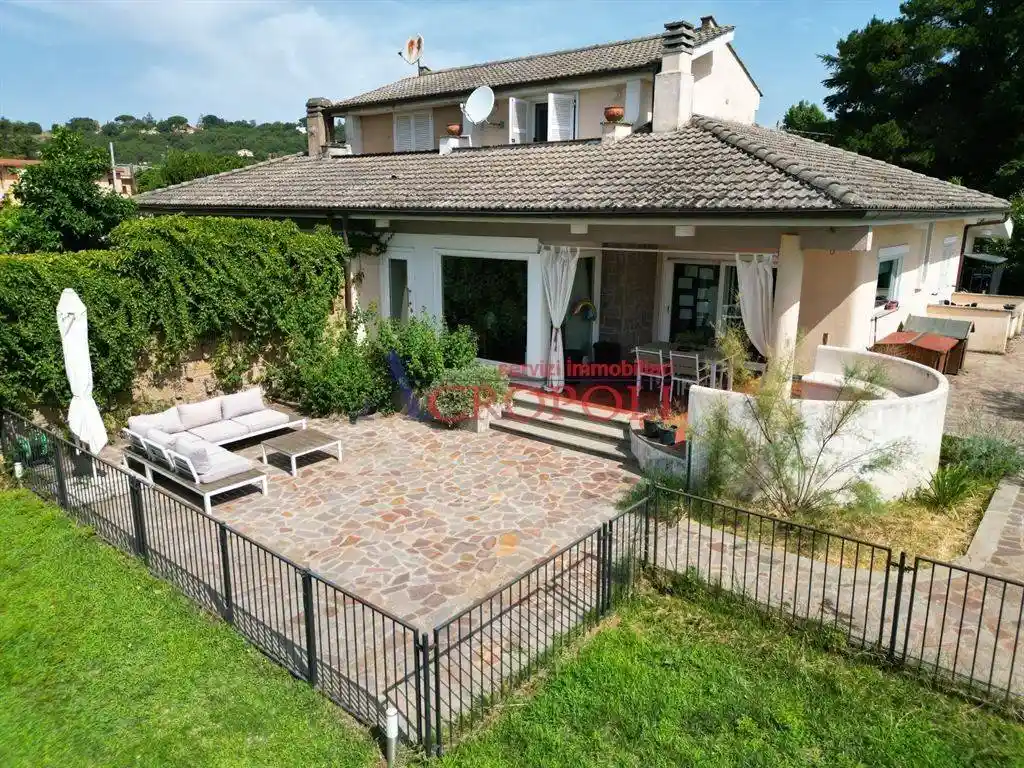 Villa in vendita a Trevignano Romano