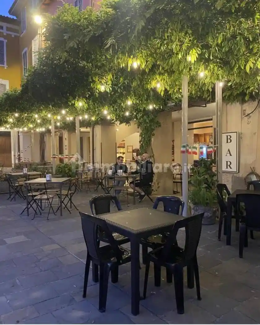 Palazzo - Edificio in vendita a Langhirano