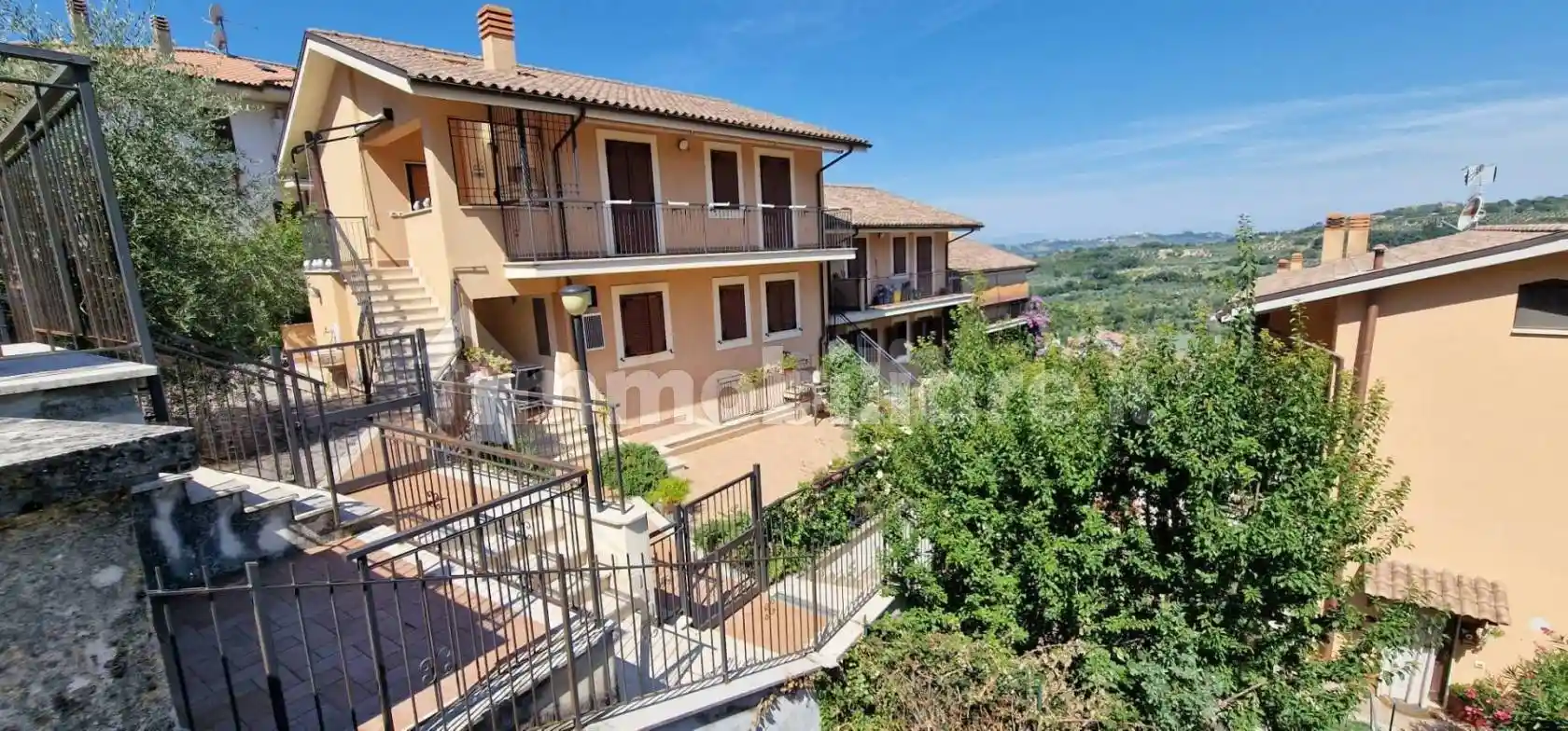 Appartamento in vendita a Toffia