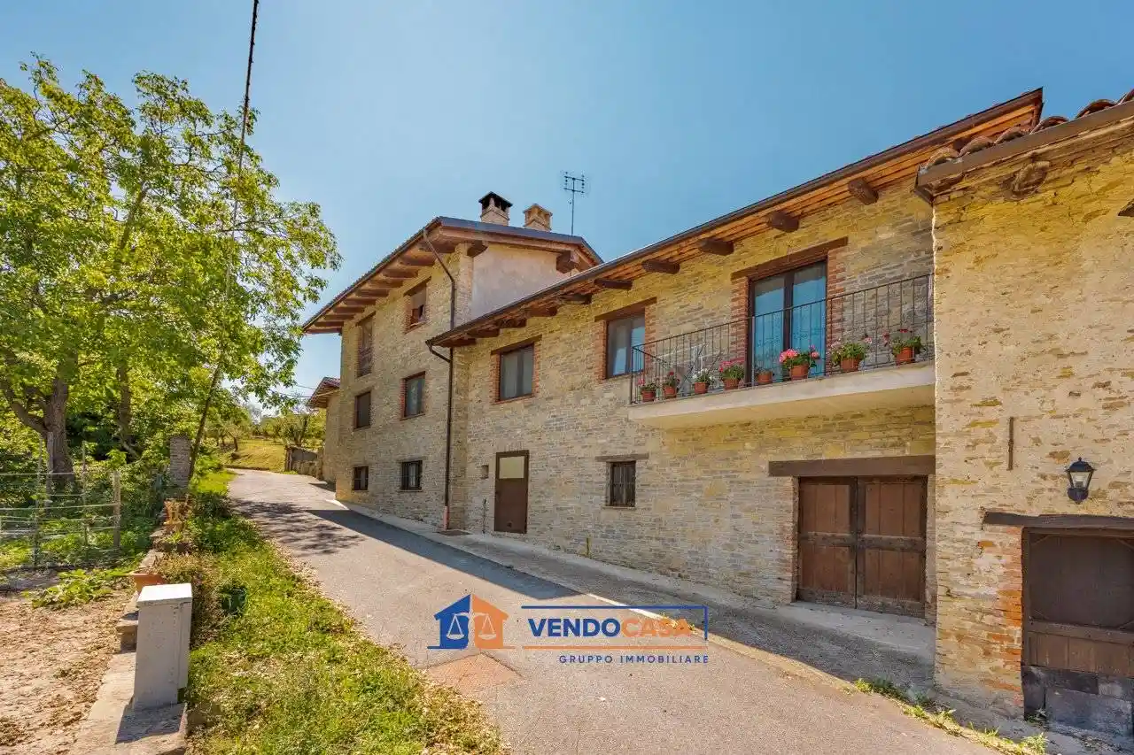 Casa indipendente in vendita a Murazzano