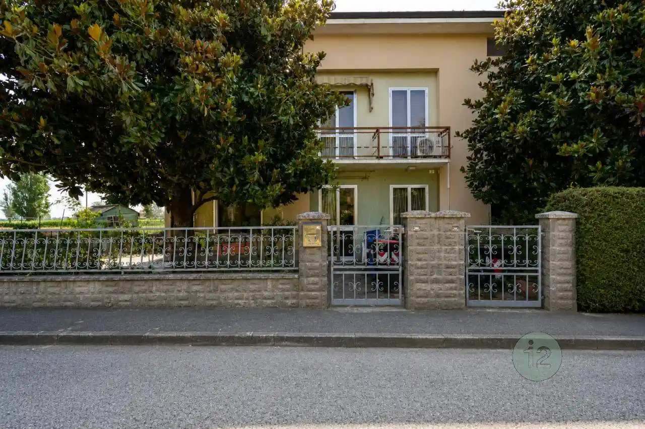 Villetta a schiera in vendita a Novi di Modena
