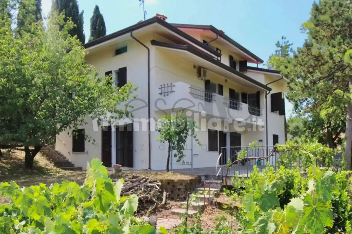 Villa in vendita a Roncofreddo