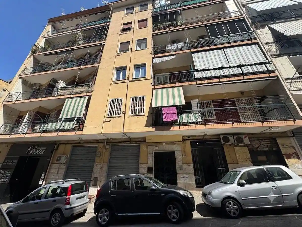 Appartamento in vendita a Napoli
