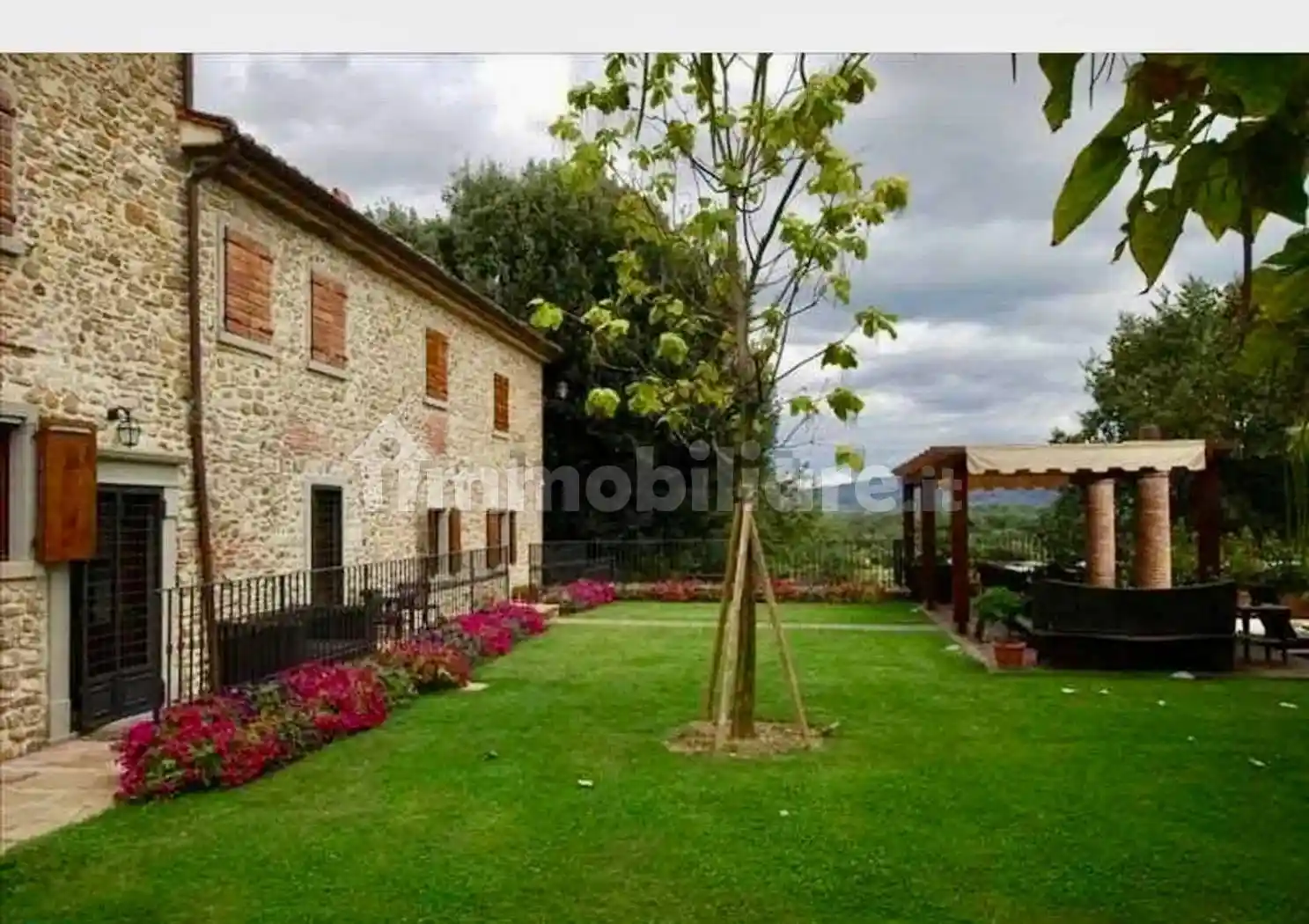 Villa in vendita a Capolona