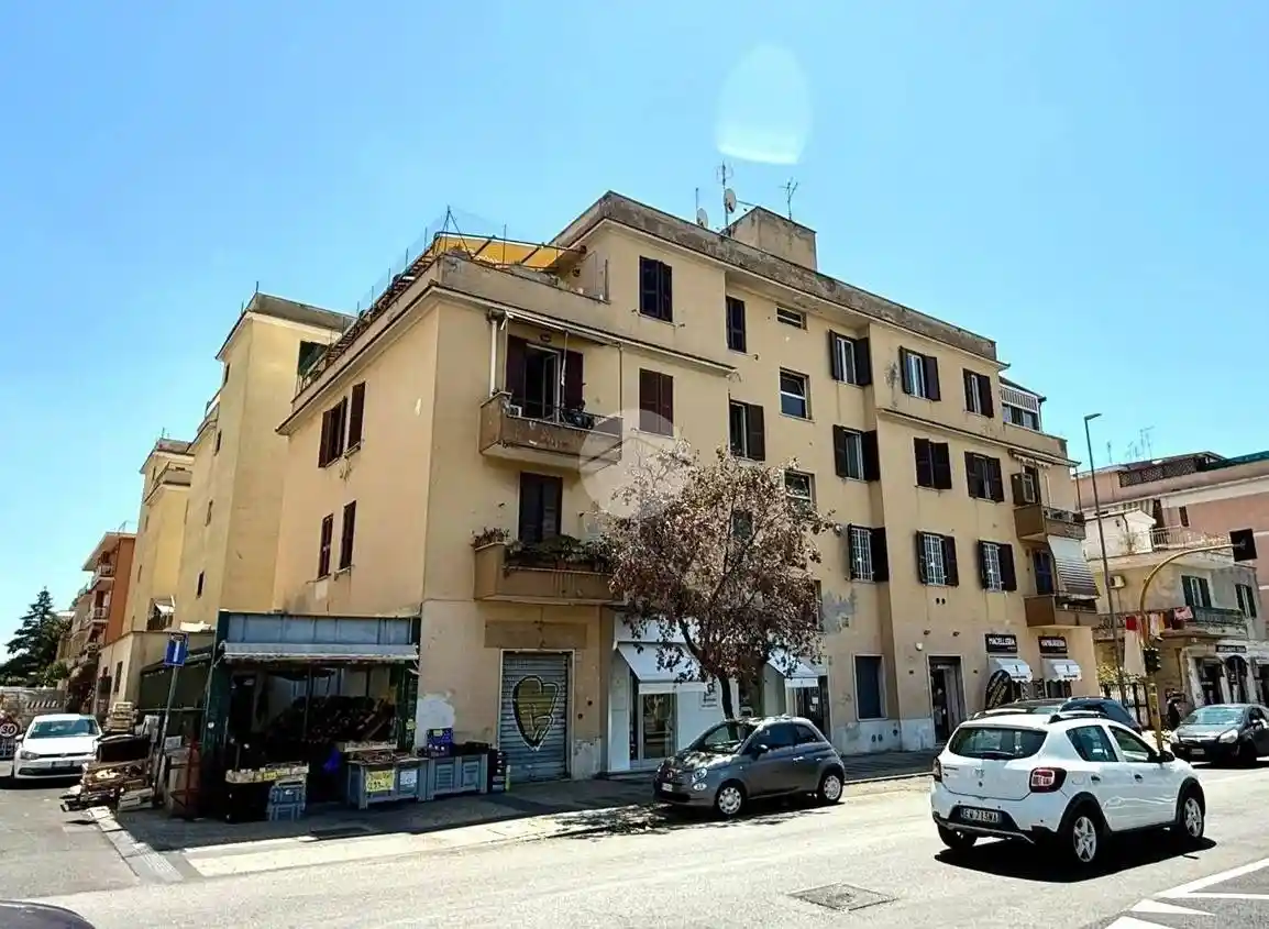 Appartamento in vendita a Roma