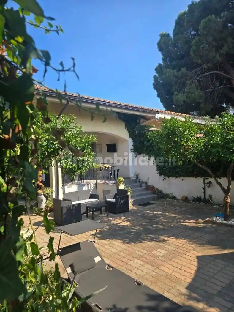 Casa indipendente in vendita a Borgia