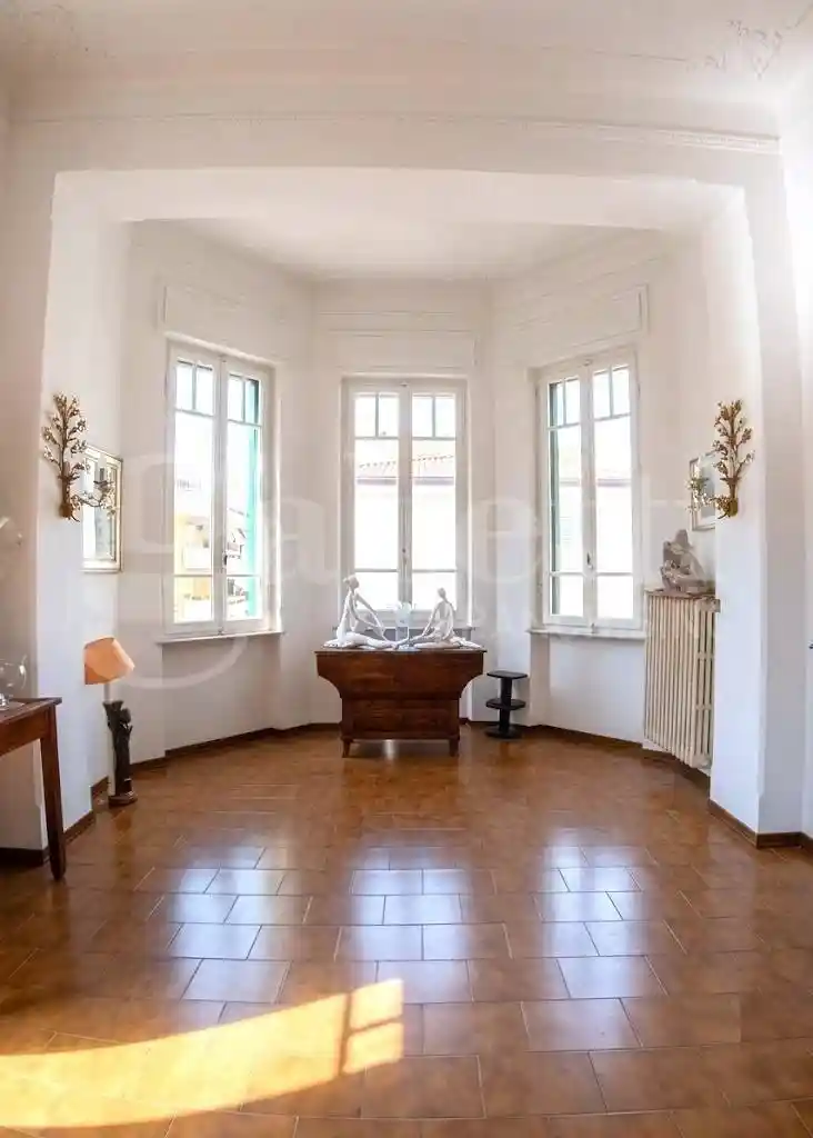 Villa in vendita a Carrara
