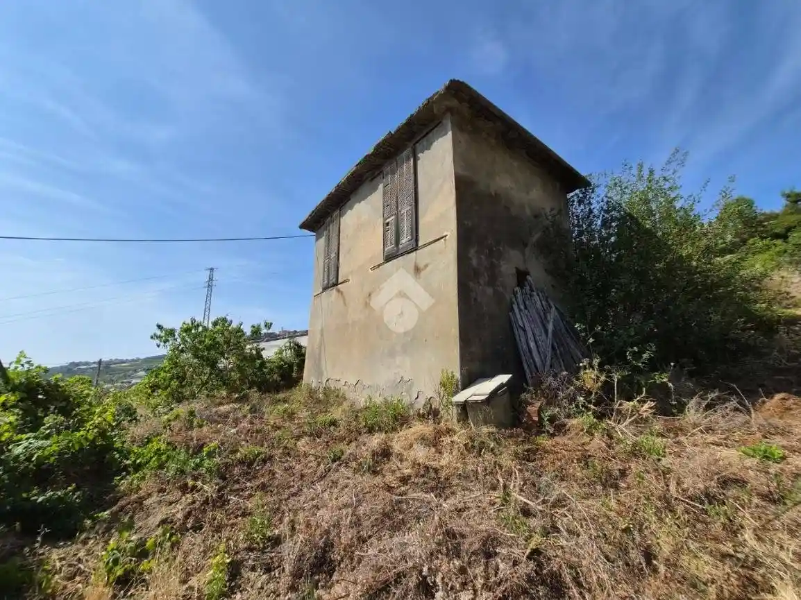 Casa indipendente in vendita a Sanremo
