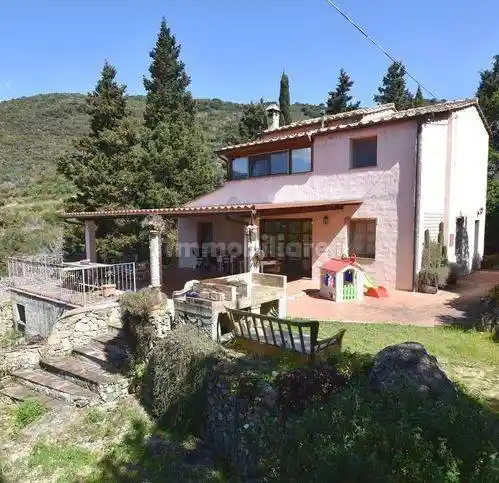 Villa in vendita a Campo nell'Elba