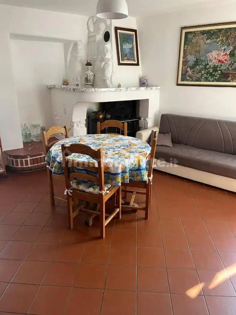 Casa indipendente in vendita a Massa