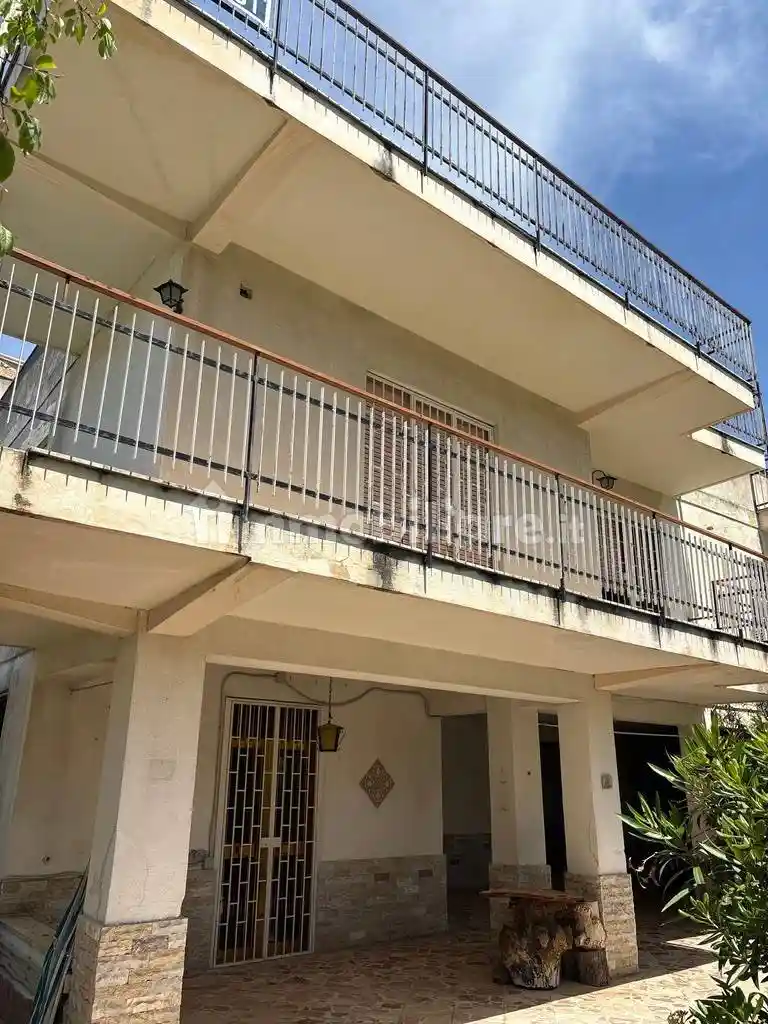 Casa indipendente in vendita a Palermo