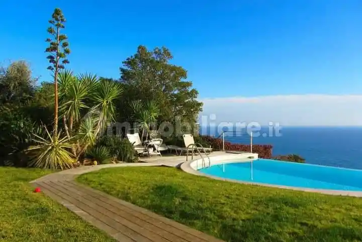 Villa in vendita a Imperia