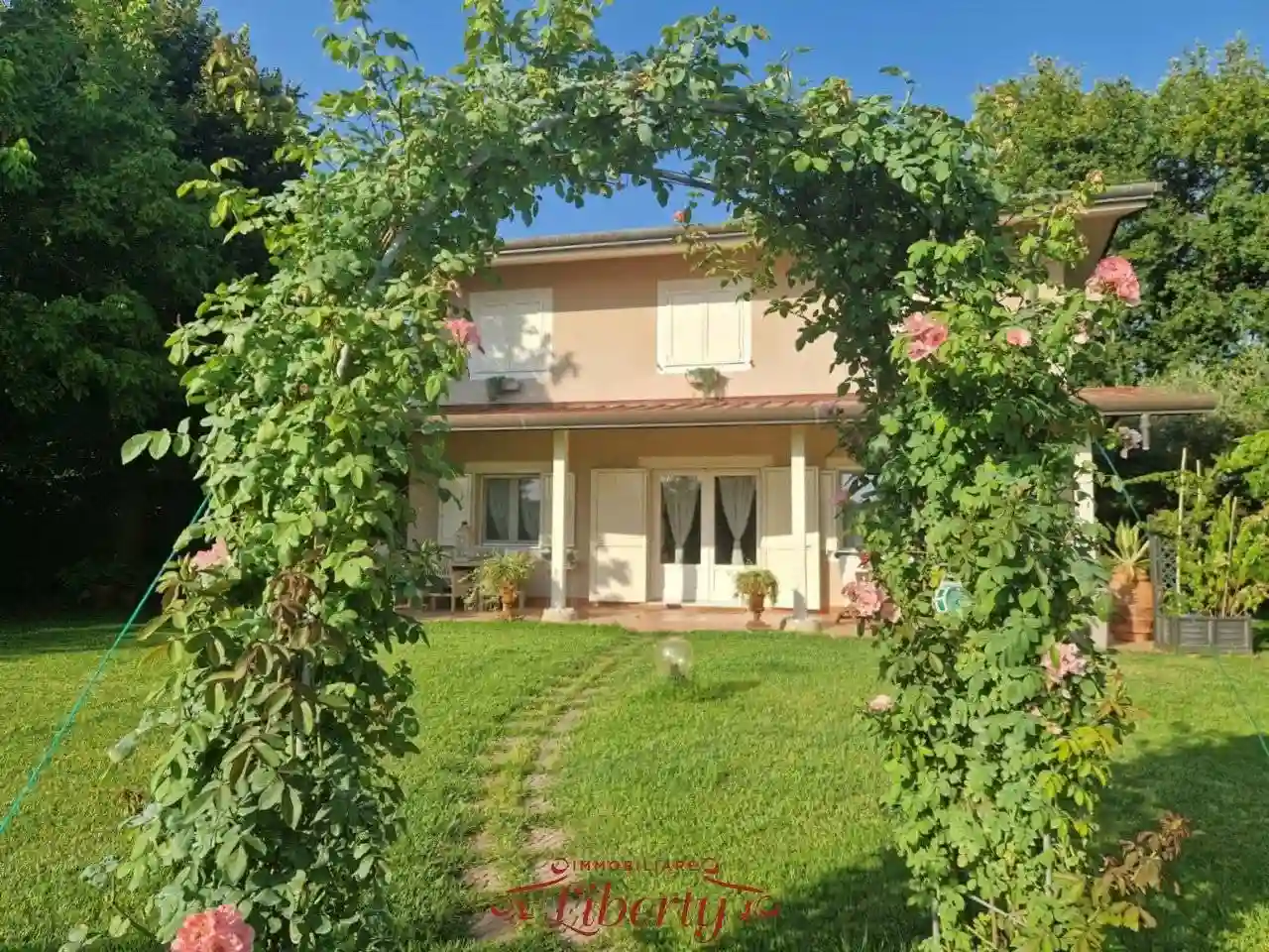 Villa - foto 2