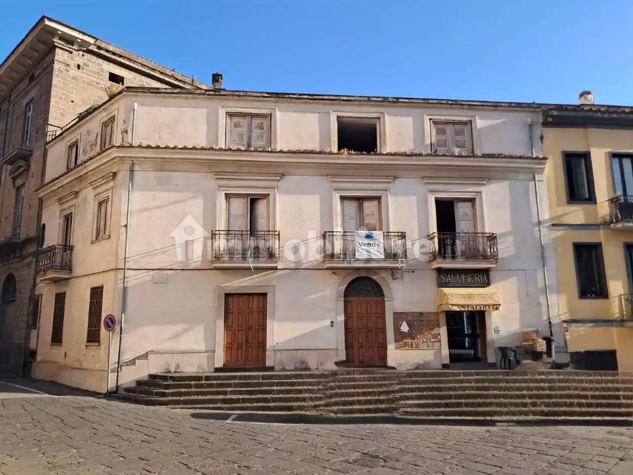 Palazzo - Edificio in vendita a Lauro