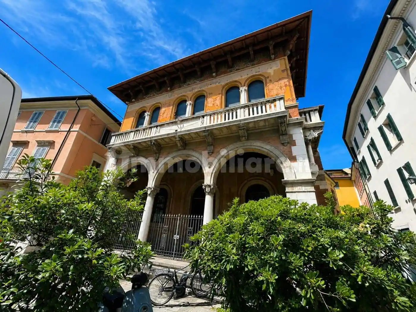 Palazzo - Edificio in vendita a Brescia
