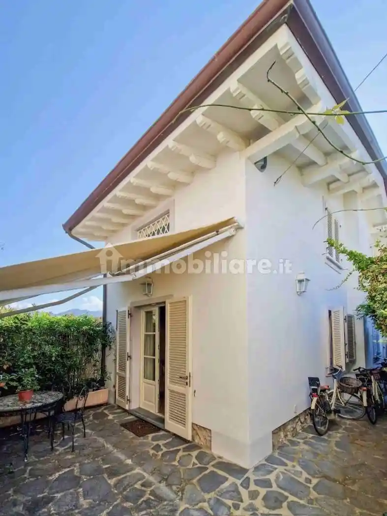 Casa indipendente in vendita a Forte dei Marmi