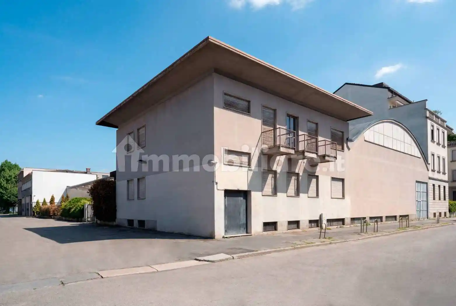 Palazzo - Edificio in affitto a Milano