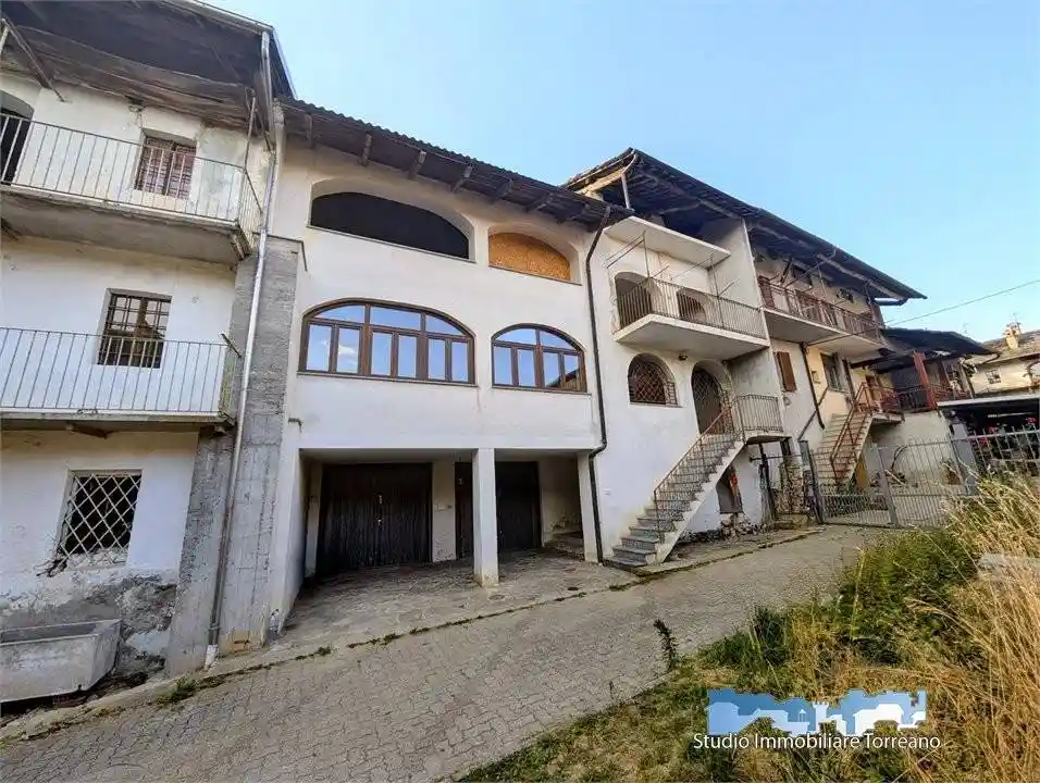Casa indipendente in vendita a Rueglio