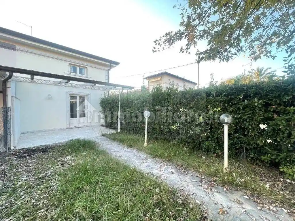 Villa in vendita a Pietrasanta