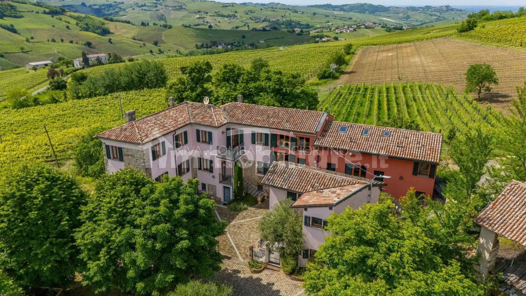 Rustico - Casale in vendita a Montecalvo Versiggia